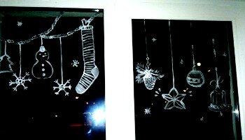 Новогодние рисунки на окнах зубной пастой на новый год