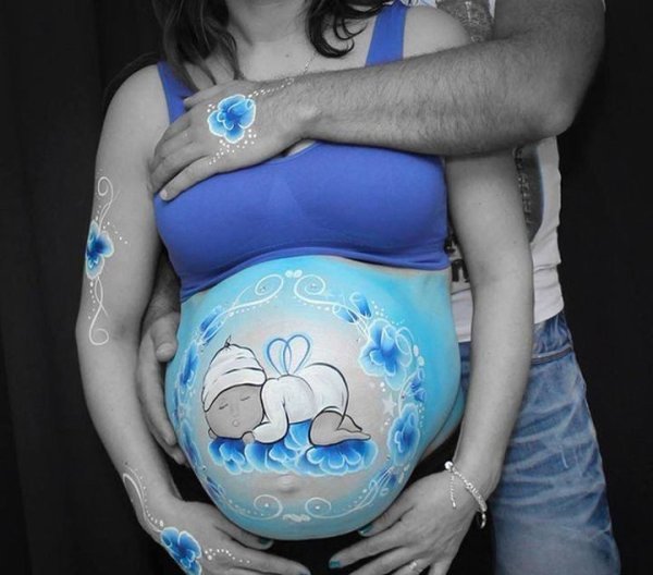 Разрисованные животики беременных