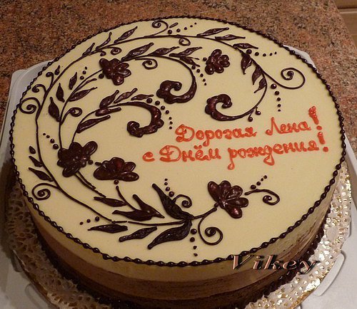 Красивые узоры на торте шоколадом