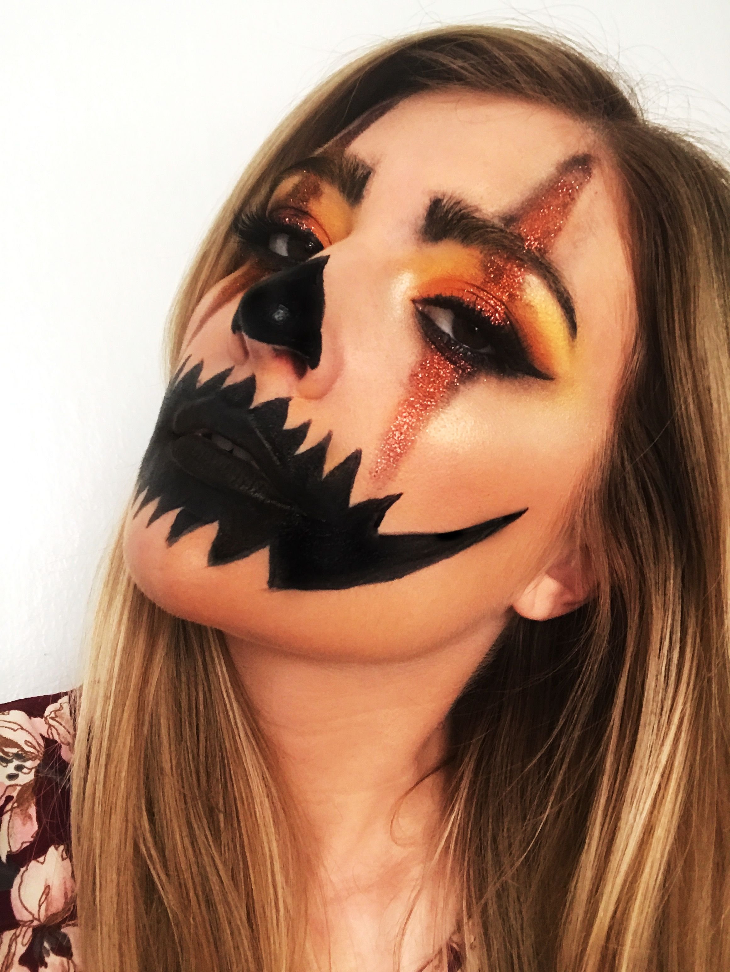 Лёгкий грим на лицо Хэллоуин