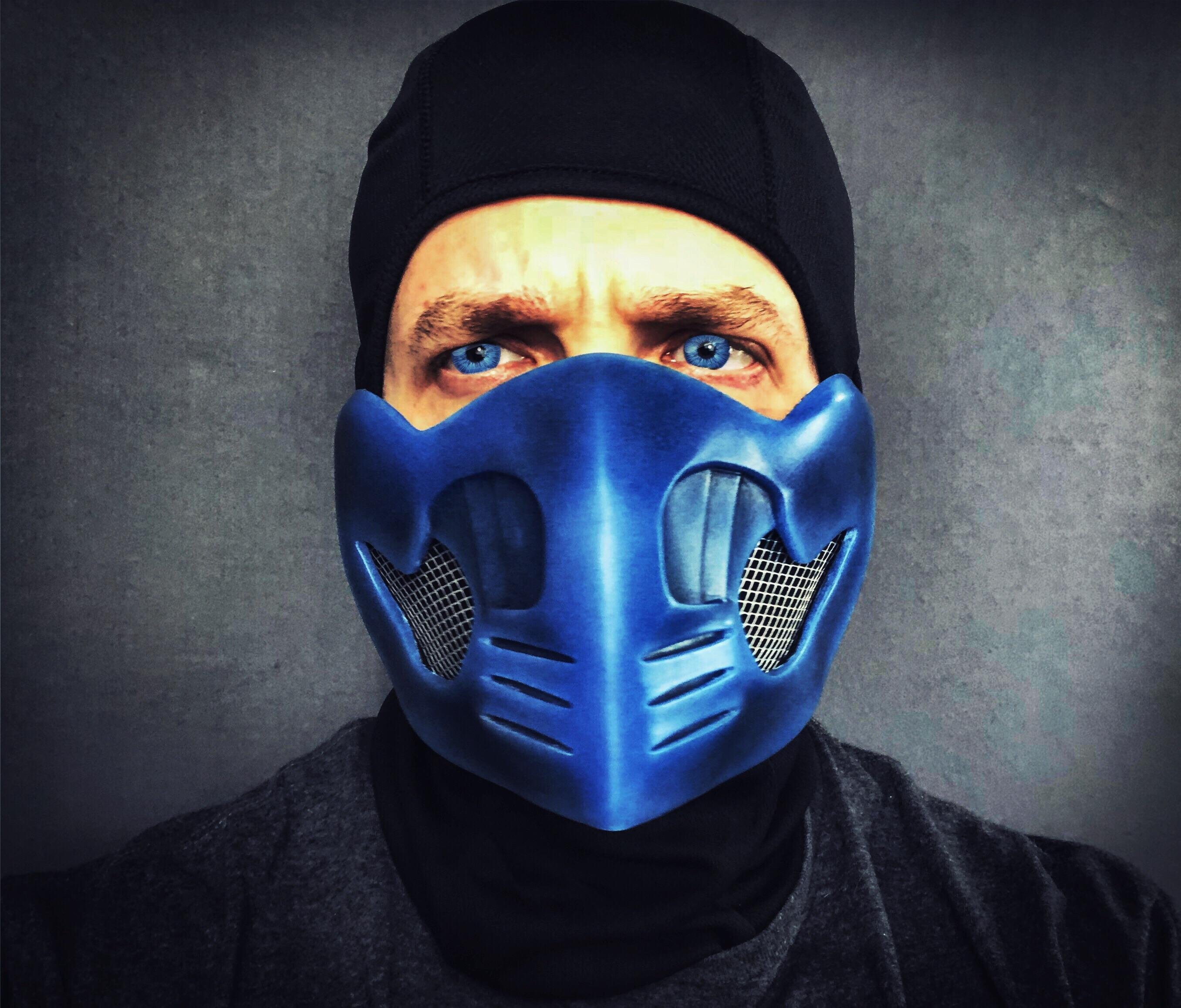 Маски на фото приложение. Мортал комбат маска саб Зиро. Сабзиро мортал комбат маска саб Зиро. Mortal Kombat саб Зиро маска. Защитная маска саб Зиро.
