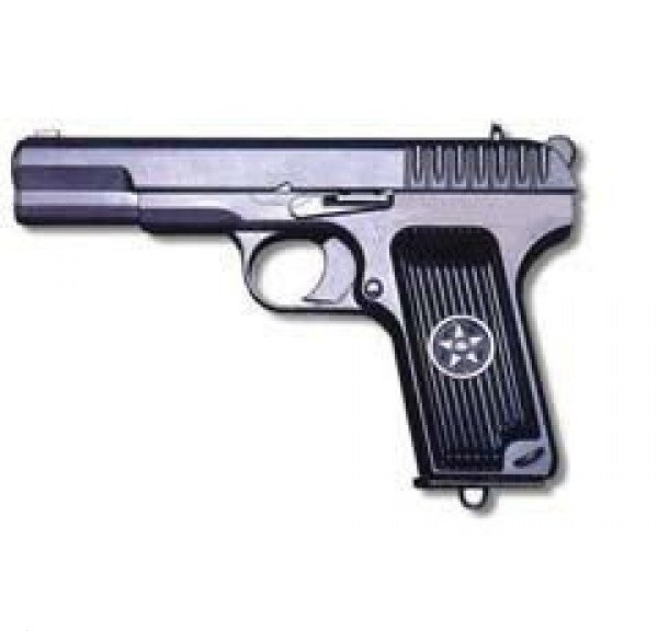 Пистолет ТТ на белом фоне
