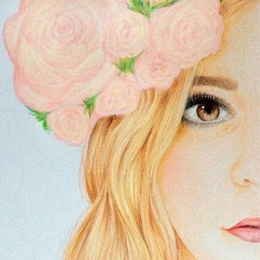 Нарисованные лицо девочки в цвете
