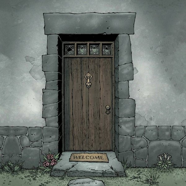 Страшное на фоне двери