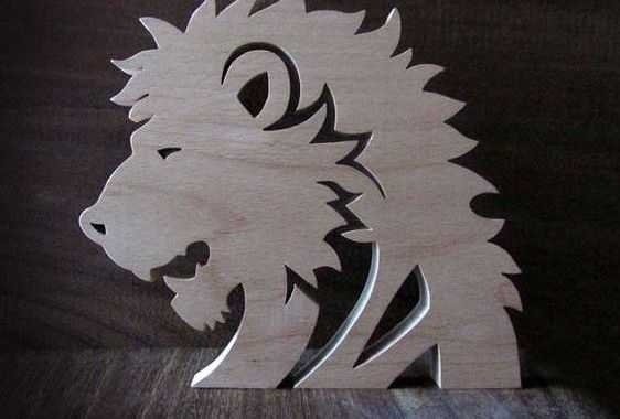 Вырезание электролобзиком по дереву