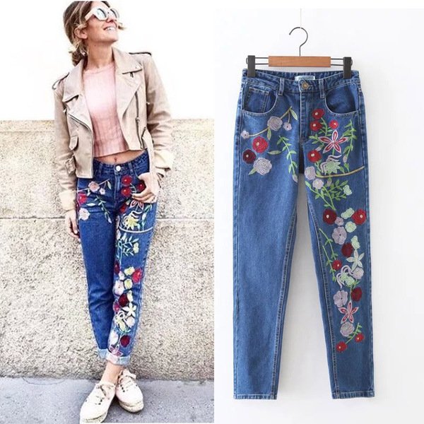 Джинсы с вышивкой