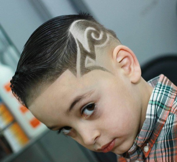 Детские стрижки с полосками