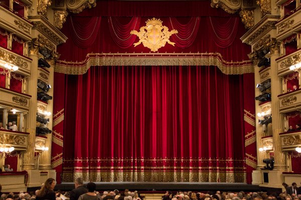 Театр ла скала в Милане занавес
