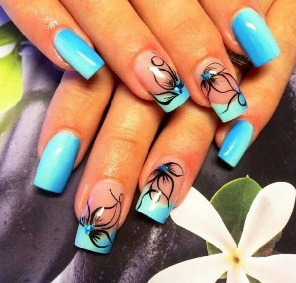 Ярко-розовый маникюр