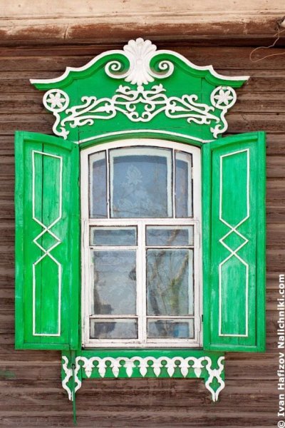 Старинные окна с узорами