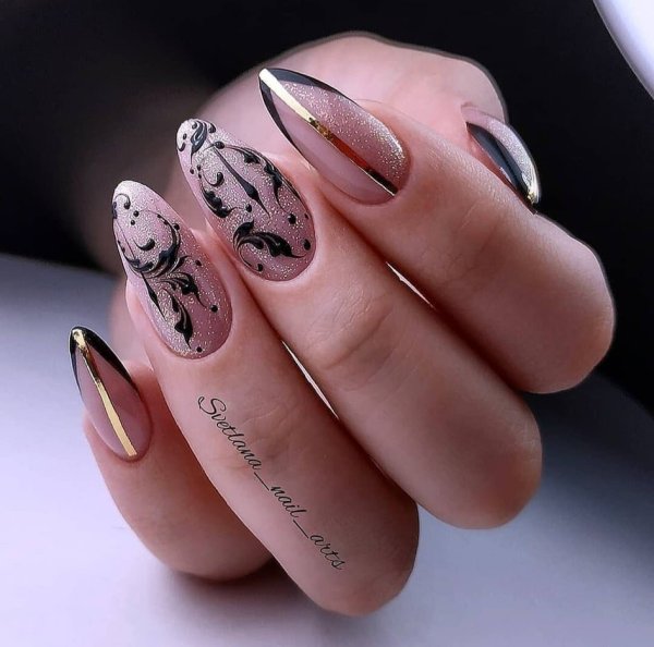 Дизайн ногтей вензеля