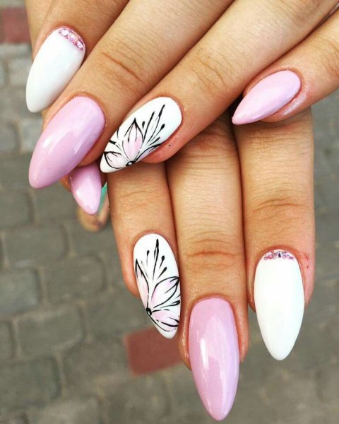 Маникюр на миндальную форму