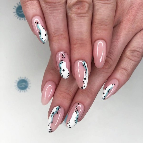 Дизайн ногтей абстракция