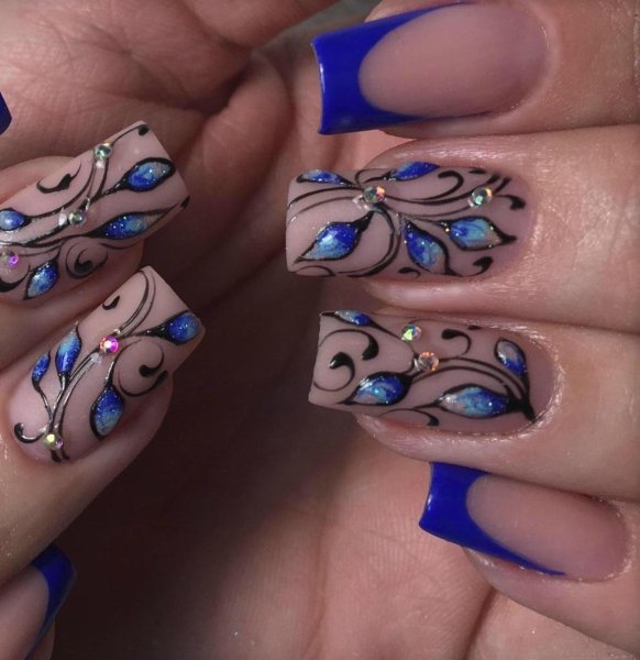 Синий френч на ногтях