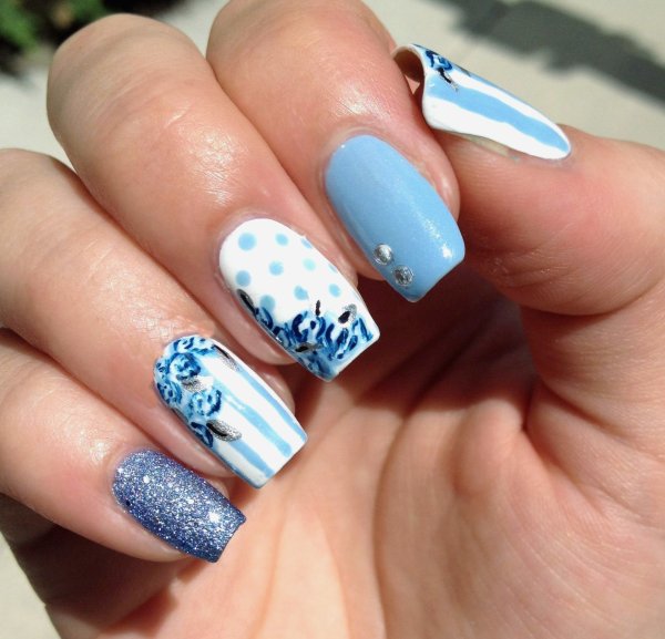 Маникюр в морских тонах