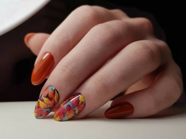 Яркий осенний маникюр
