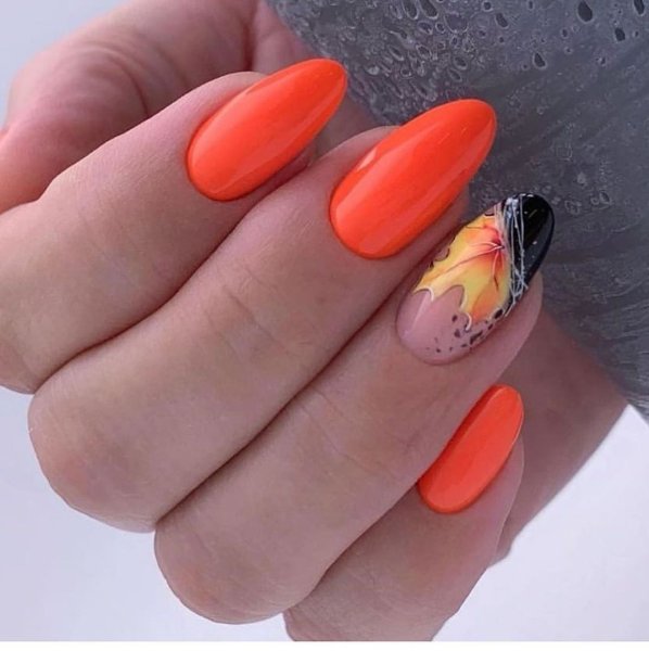 Осенний маникюр оранжевый