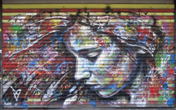 Рисунки баллончиком на стенах