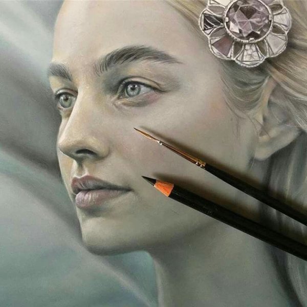 Реалистичные портреты цветными карандашами