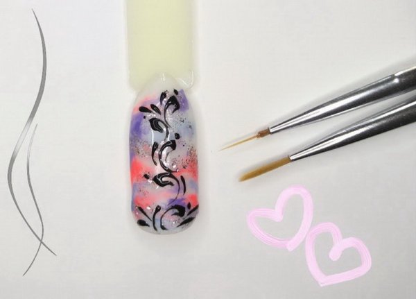 Узоры на ногтях тонкой кистью