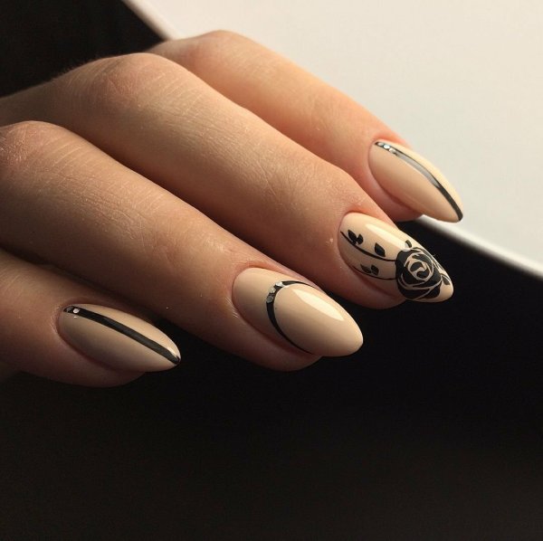 Маникюр 2021 миндаль беж