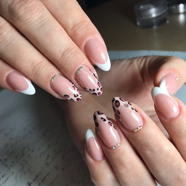 Свадебный маникюр на овальные ногти