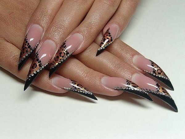 Аквариумный френч на острых ногтях