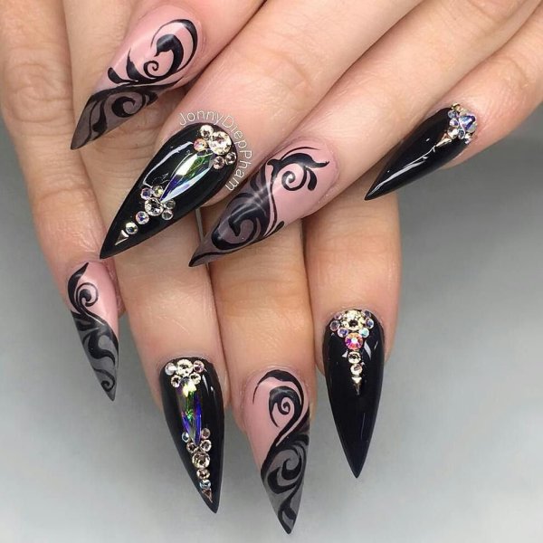 Чёрный френч на миндальной форме