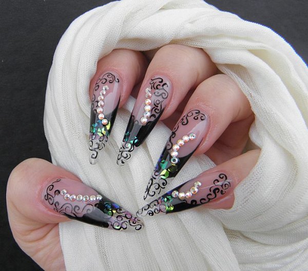 Геометрика на острые ногти