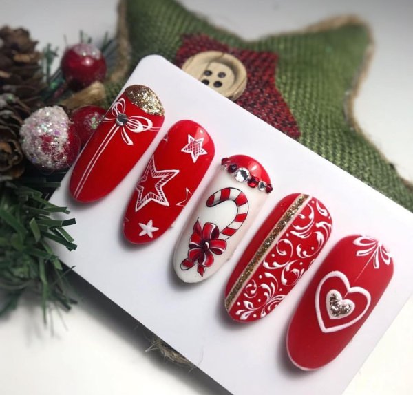 Новогодние ногти с оленем