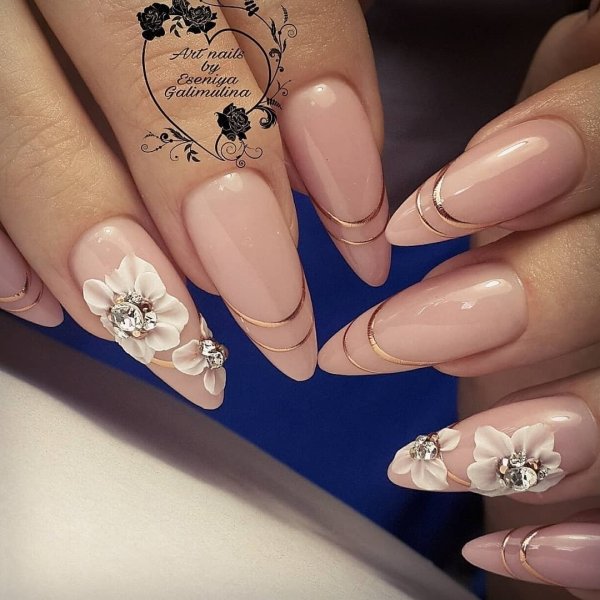 Красивый белый френч