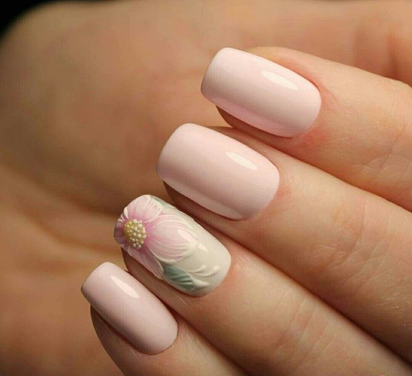 Нежный нюдовый маникюр 2022