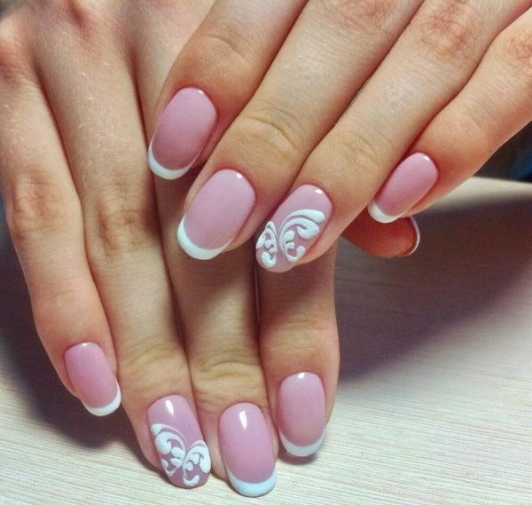 Красивый френч на ногтях