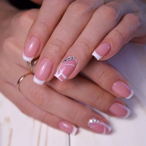 Свадебный маникюр для невесты 2022 миндаль