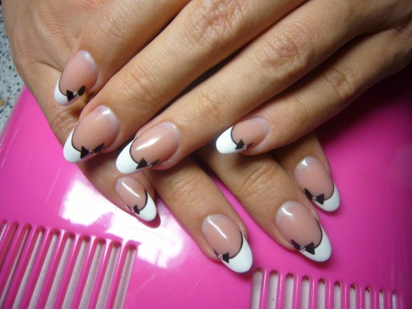 Летний французский маникюр