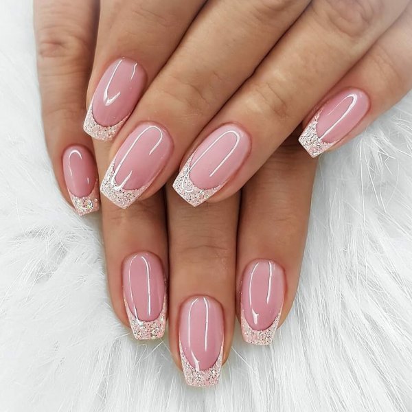 Французский маникюр