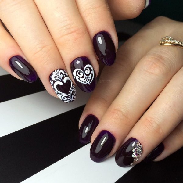 Красивые узоры на ногтях черные