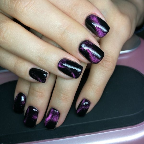 Маникюр на средние ногти тёмные тона