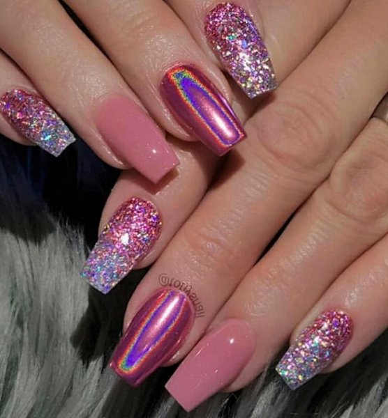 Рисунки на ногтях с блестками