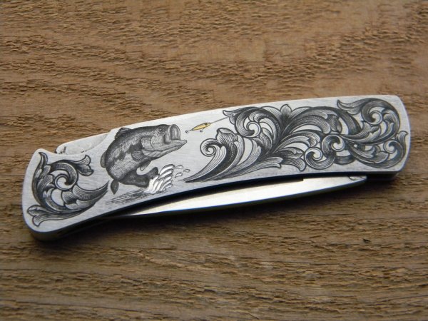 Гравировка узор на клинке ножа