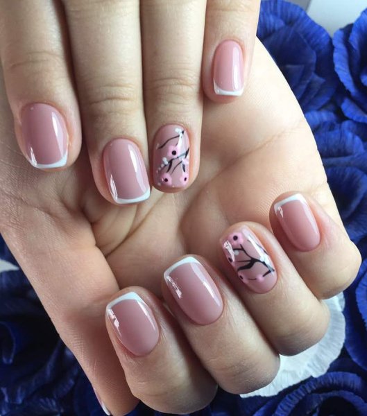 Летний маникюр сиреневый