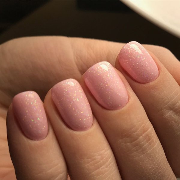 Бежевый маникюр