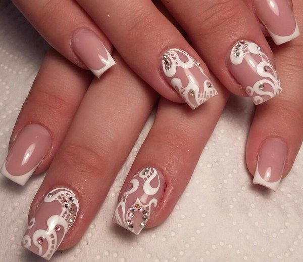 Красивый маникюр с узорами