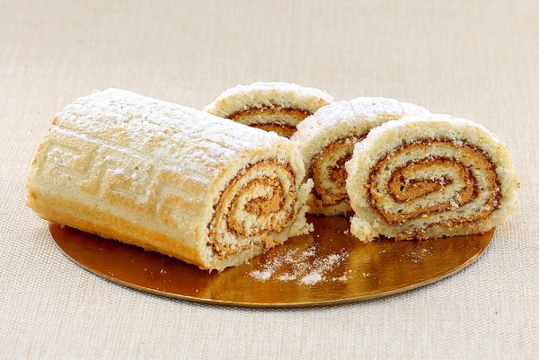 Бисквитный рулет с сердечками