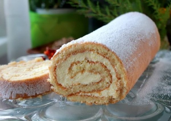 Украсить рулет бисквитный