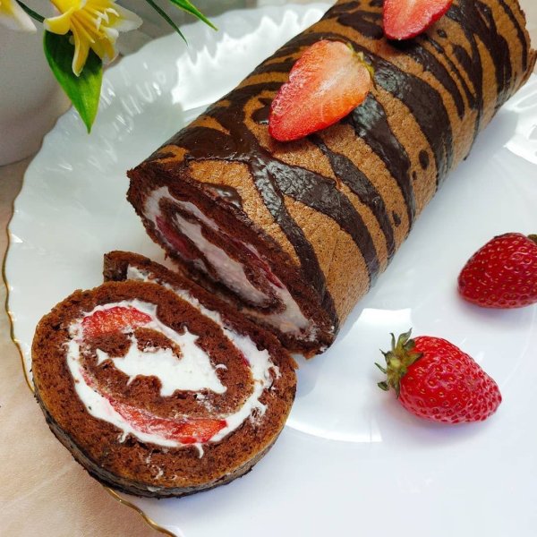 Бисквитный рулет с рисунком