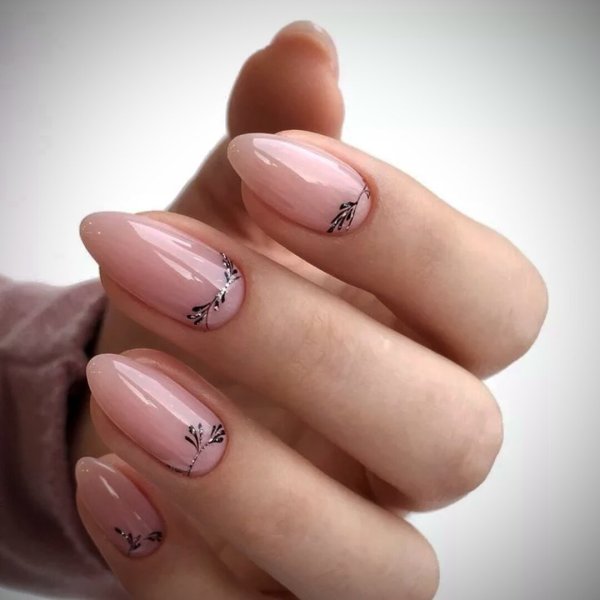 Нюдовый лак 2021