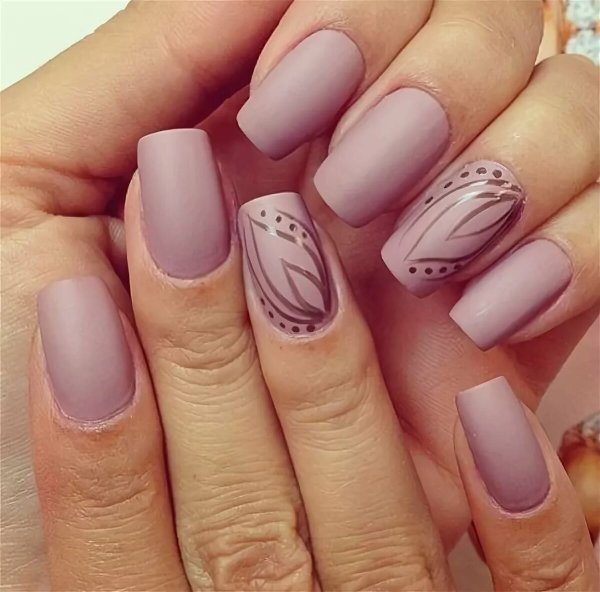 Французский маникюр со стразами