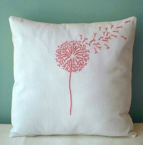 Декоративные подушки с вышивкой