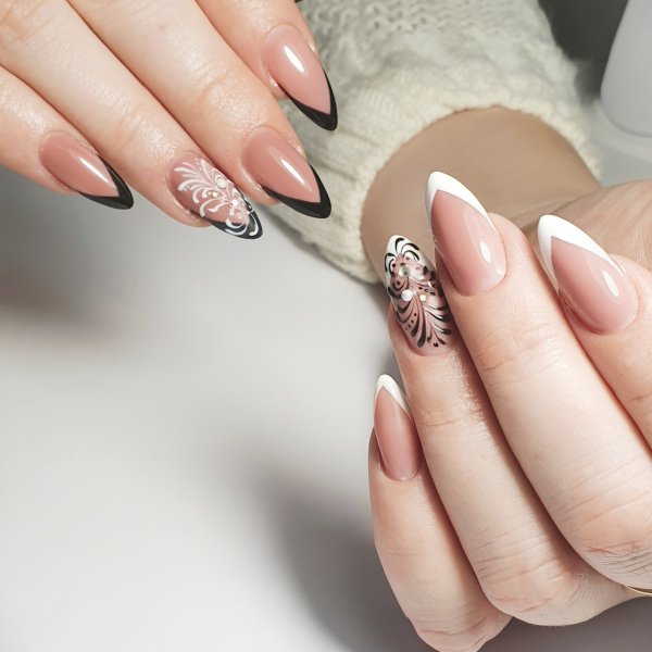 Маникюр Ловец снов миндаль